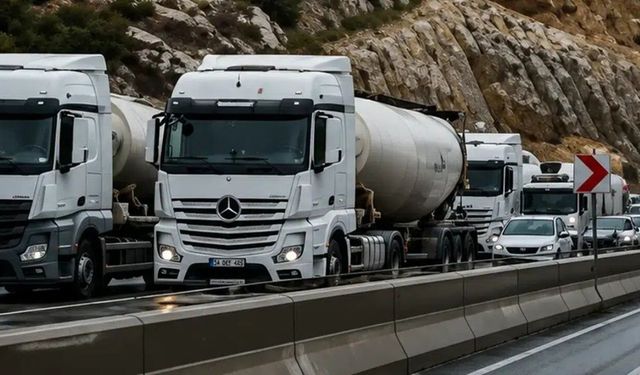 Kahramanmaraş-Gaziantep yolunda tir kazasi trafiği durdurdu!