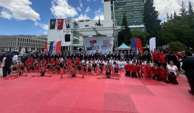Kahramanmaraş Milli İrade Meydanı'nda 19 Mayıs coşkusu!