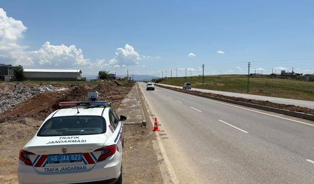 Kahramanmaraş'ta bayram trafiğine jandarma denetimi! "Hız değil, huzur yapın"
