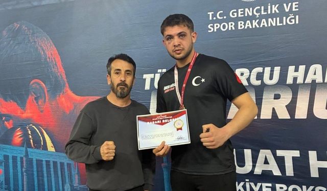 Kahramanmaraşlı Cihangir Tatlı boksda Türkiye üçüncüsü oldu