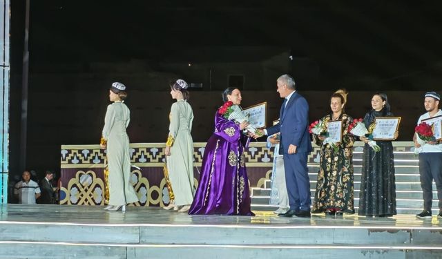 Kahramanmaraşlı Sim Sırma Ustası Özbekistan’da Dünya Birincisi Oldu