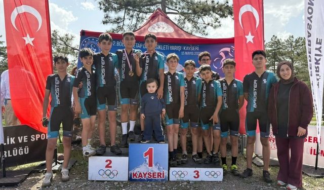 Kahramanmaraşlı sporcu bisikleti yarışında Türkiye 2.'si oldu!