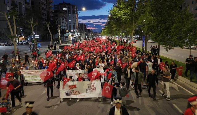Kahramanmaraş'ta 19 Mayıs fener alayı yapıldı!