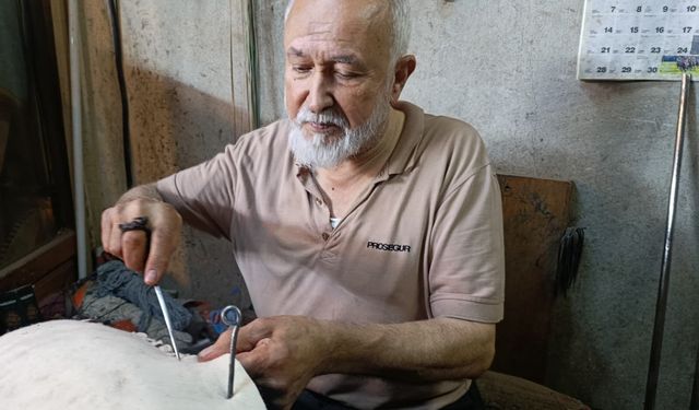 Kahramanmaraş'ta 60 yıllık semer ustası, mesleğini yaşatmaya çalışıyor