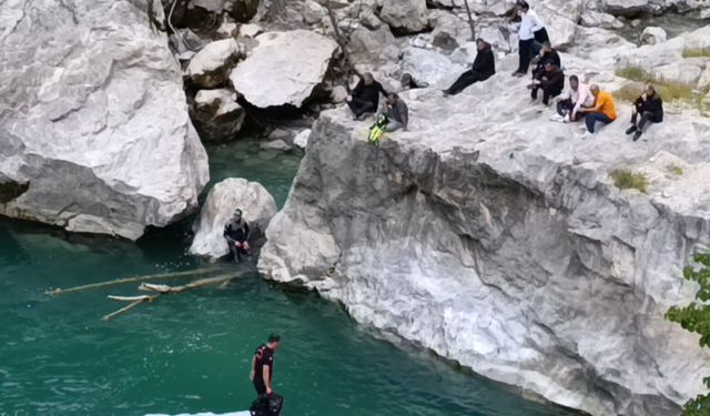 Kahramanmaraş’ta Ceyhan Nehri’ne Düşen 62 Yaşındaki Adam İçin Arama Sürüyor