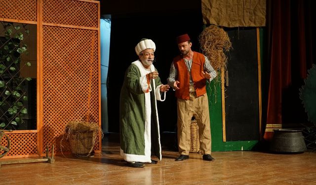 Kahramanmaraş'ta çocuk tiyatrosu rüzgarı! Salon doldu taştı