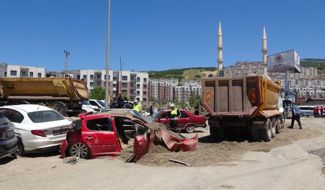 Kahramanmaraş'ta freni boşalan kamyon 7 araca çarptı: 6 yaralı