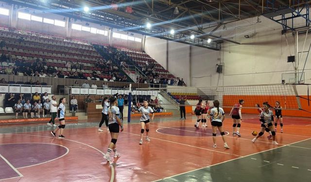 Kahramanmaraş’ta okul sporları voleybol şampiyonu belli oldu!