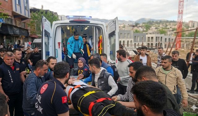 Kahramanmaraş'ta yağış yolu çökertti! 16 yaşındaki çocuk toprak altında kaldı