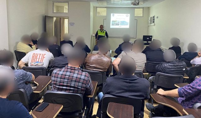 Kahramanmaraş'ta yükümlülere kapsamlı trafik eğitimi verildi