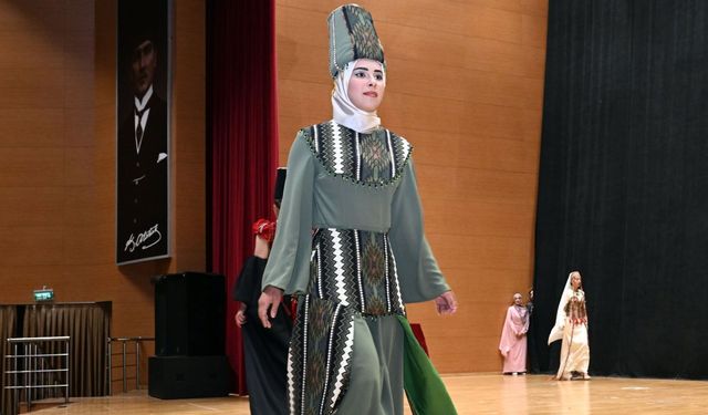 KSÜ’de "Anadolu’nun Sultanları" giysi sunumu yapıldı!