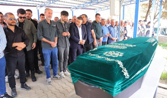 Kübra Yapıcı Gözyaşları Arasında Son Yolculuğuna Uğurlandı