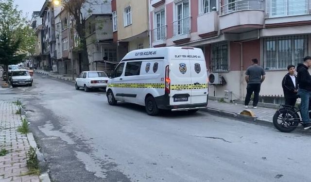 Küçükçekmece’de Sokakta Silahlı Çatışma: 2 Şüpheli Yakalandı
