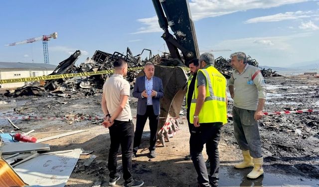 Milletvekili İrfan Karatutlu şantiye yangını yerini inceledi