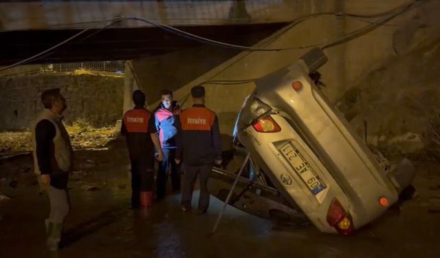 Osmaniye'de otomobil su kanalına uçtu: 3 yaralı