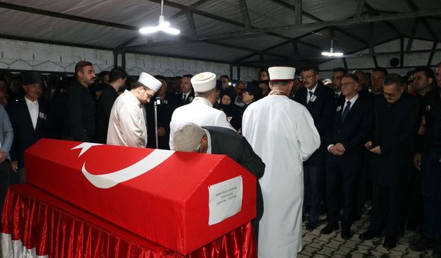 Şehit polis Emrah Koç memleketi Van'da toprağa verildi!
