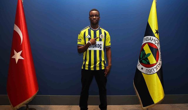 Fenerbahçe transferi bitirdi! Amara Diouf ile 5 yıllık sözleşme