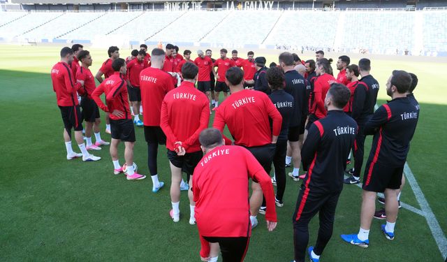 A Milli Takım ABD Maçı Öncesi Son Hazırlıklarını Tamamladı