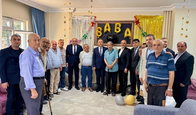 AK Parti heyeti Kahramanmaraş huzurevinde gönüllere dokundu
