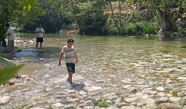 Andırın Karasu Vadisi doğaseverleri mest ediyor