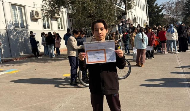 Ayser Çalık'taki saldırıda hayatını kaybeden öğrencilerin yarım kalan karneleri yürek burktu