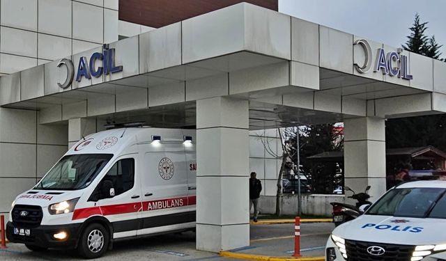 Devrilen traktörünün altında kalan çiftçi öldü