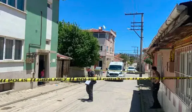 Geri manevra yapan hafif ticari aracın çarptığı kişi öldü