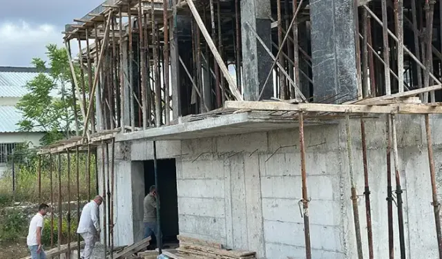 İnşaatta iskelenin devrildiği kazada ölü sayısı 3’e yükseldi