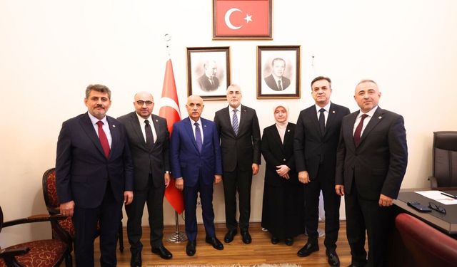 Kahramanmaraş heyeti Bakan Işıkhan ile buluştu