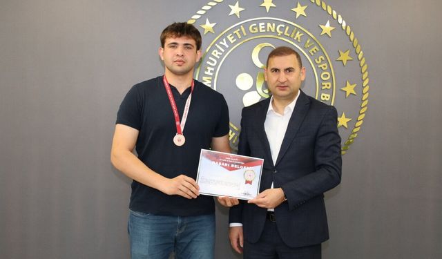 Kahramanmaraşlı dünya şampiyonu spora ilham veriyor