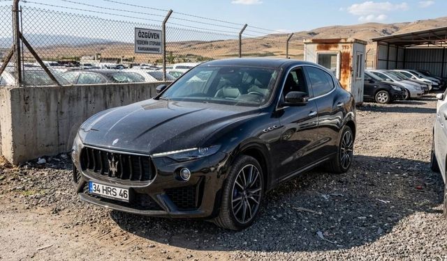 Kahramanmaraş'ta icradan satılık 2023 model lüks Maserati