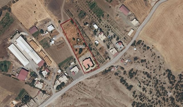 Kahramanmaraş'ta icradan satılık dev arazi ve konut