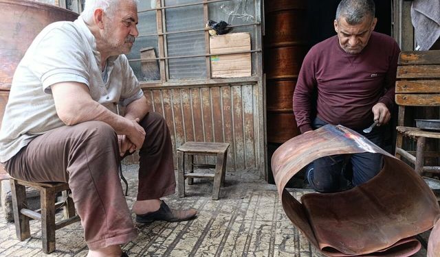 Kahramanmaraş'ta unutulmaya yüz tutan zanaat! Çekiç sesleri tarihe direniyor