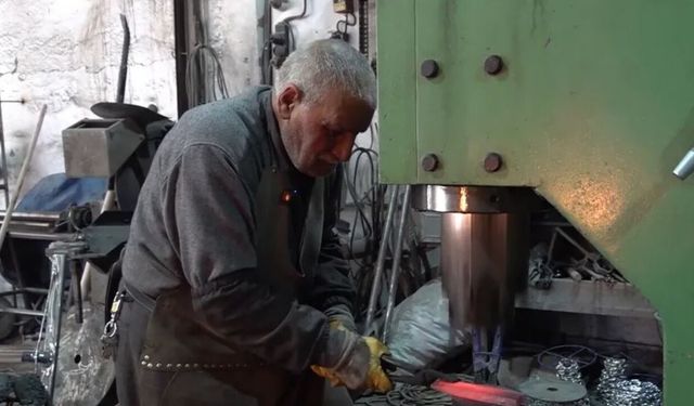 Kahramanmaraş’ta Yaşayan Efsane Usta 70 Yıllık Mesleğini Bırakmıyor