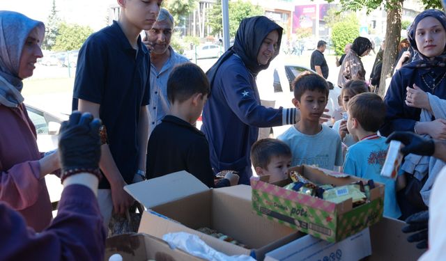 Onikişubat Belediyesi’nden LGS Günü Velilere Destek: Çadır Kuruldu, İkram Yapıldı
