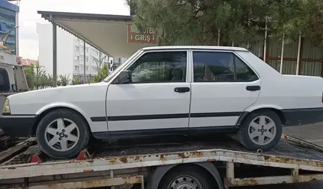 Önünü kestiği araca balta teşhir etti! Aldığı ceza dudak uçuklattı