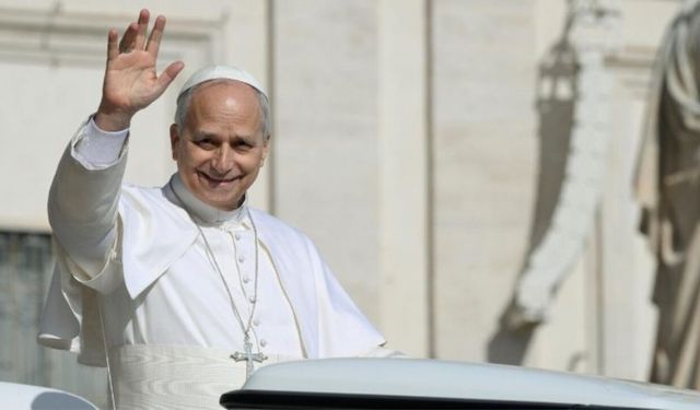 Papa 14'üncü Leo İspanya'da tarihi ziyarete başladı