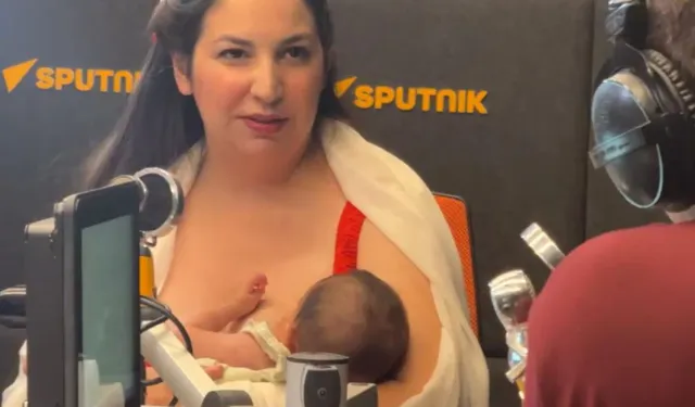 Radyo Yayınında Bebeğini Emzirerek Yayına Devam Etti