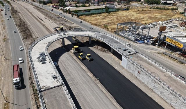 Sanayi Kavşağı’nda 500 milyonluk asfalt serimi başladı