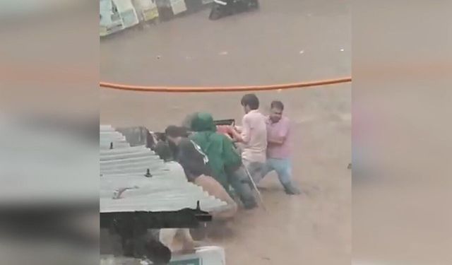 Şiddetli yağışlar vurdu: 25 ölü