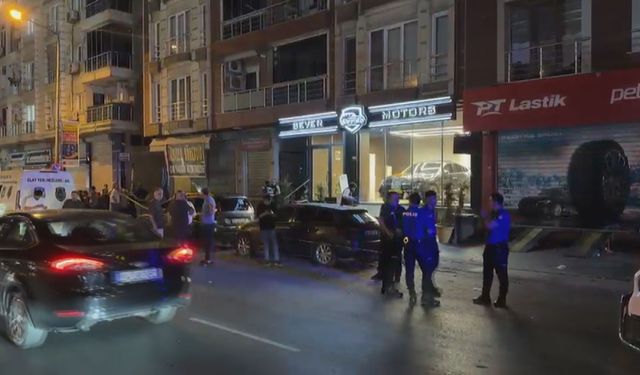 Eyüpsultan'da oto galeriye silahlı saldırı: 2'si ağır 4 yaralı
