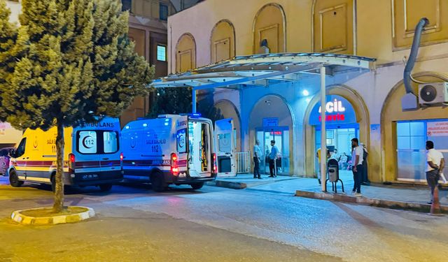 Mardin'de hafif ticari araç ile otomobil çarpıştı: 1 bebek öldü, 7 yaralı