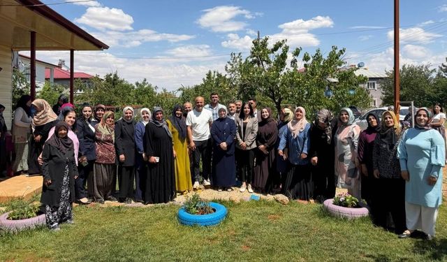 AK Parti Afşin’de mahalle mahalle gezdi talep ve önerileri dinledi