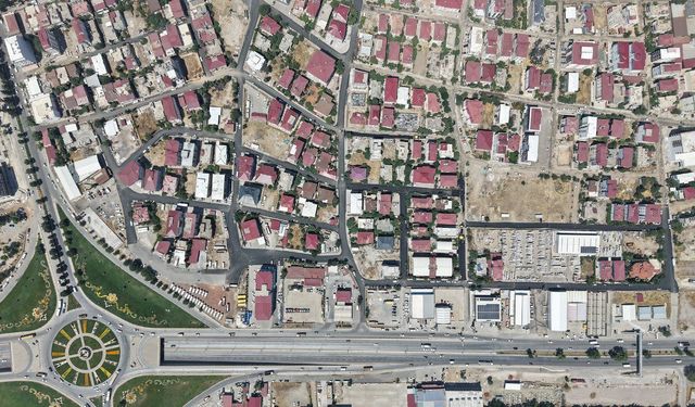 Dulkadiroğlu’nda asfalt mesaisi kesintisiz sürüyor