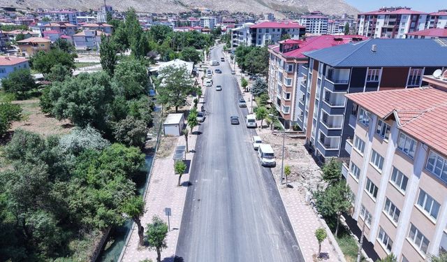 Elbistan'da caddeler baştan aşağı yenileniyor