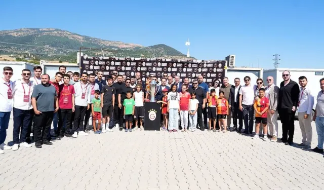 Galatasaray’dan Kahramanmaraş’a şampiyonluk kupalı anlamlı ziyaret