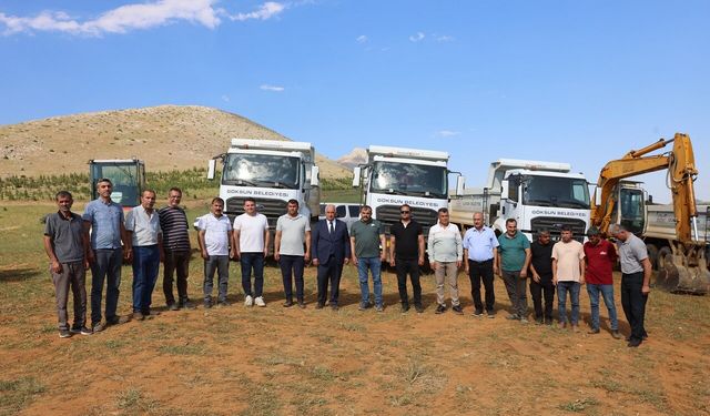 Göksun'da yıllardır beklenen yol için ilk kazma vuruldu