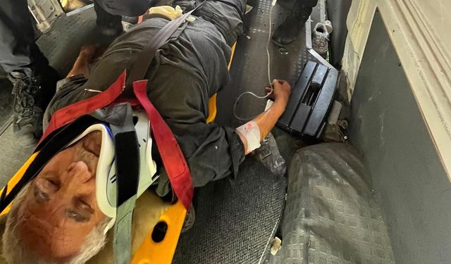 Minibüs ile otomobil çarpıştı: 7 yaralı