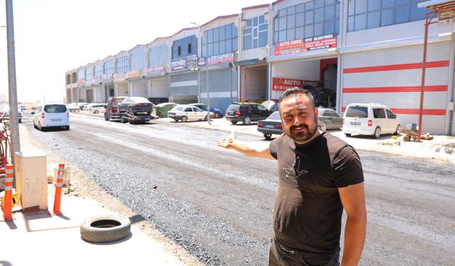 İlçe Belediyesinin Yapmadığı Yolları Kahramanmaraş Büyükşehir Belediyesi Asfaltlıyor