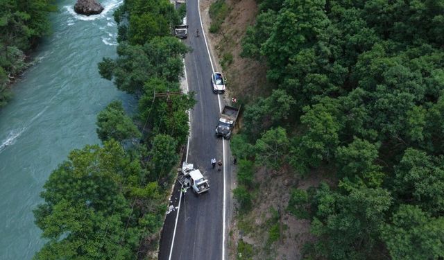 Feci kaza! Tofaş hurdaya döndü: 1 ölü, 5 yaralı